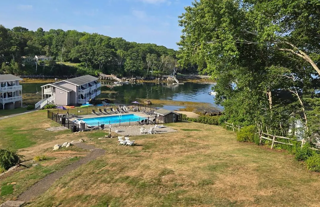 Smuggler'S Cove Inn-1