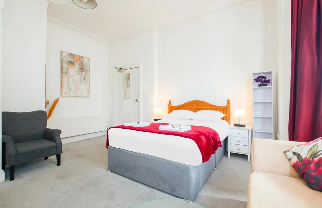 Oyo The Lodge Bournemouth-1