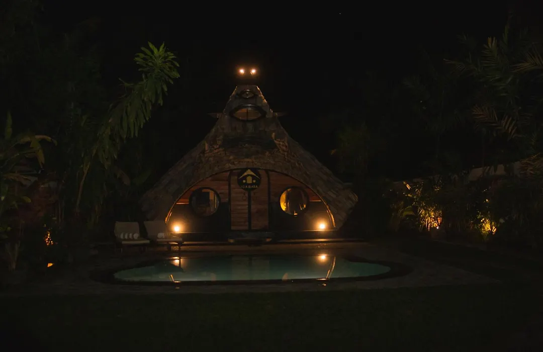 Igabara Hobbit House-1