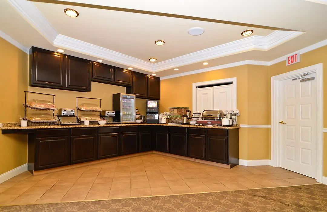 Comfort Inn & Suites Plattsburgh - Morrisonville-1