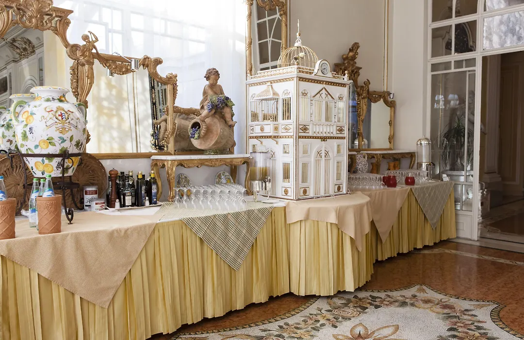 Grand Hotel Des Iles Borromees & Spa-1