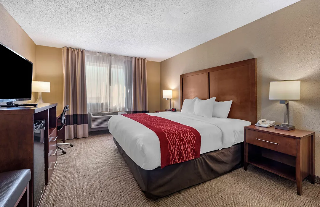Comfort Inn & Suites Hays I-70-1