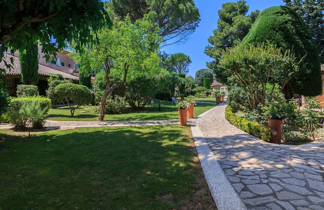 Auberge De Cassagne & Spa-1