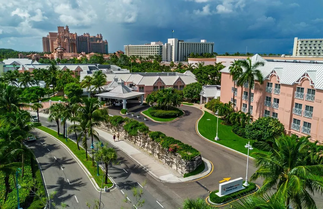 Comfort Suites Paradise Island-1
