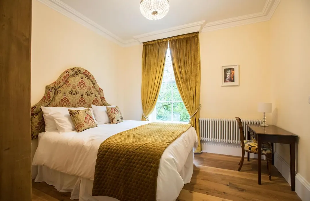 Bishop'S Gate Hotel-1