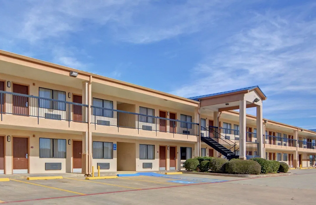 Quality Inn Marshall-1
