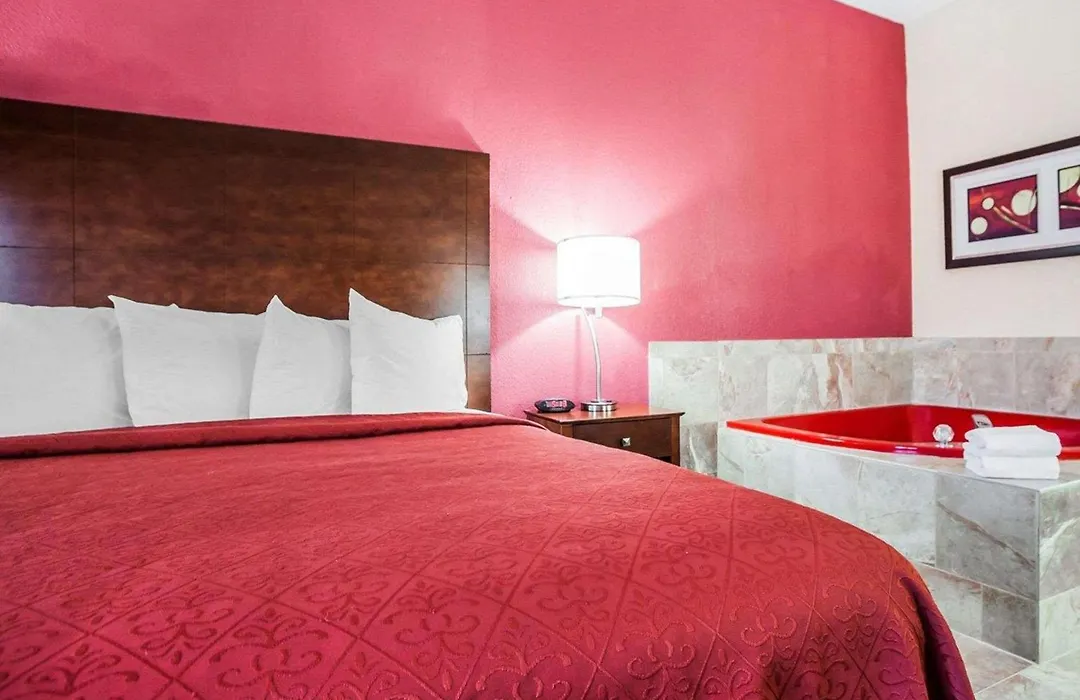 Quality Inn & Suites Altoona - Des Moines-1