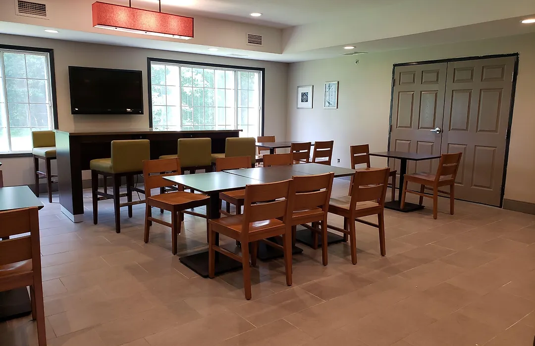 Country Inn & Suites By Radisson, Detroit Lakes-1