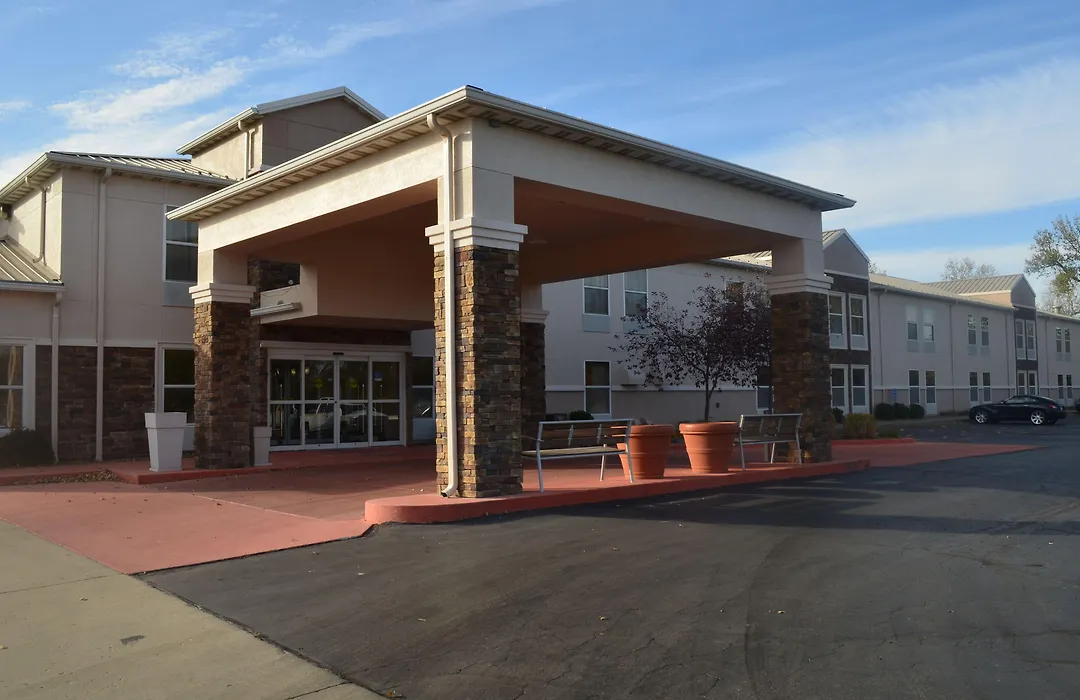 Comfort Inn & Suites Junction City - Near Fort Riley-1