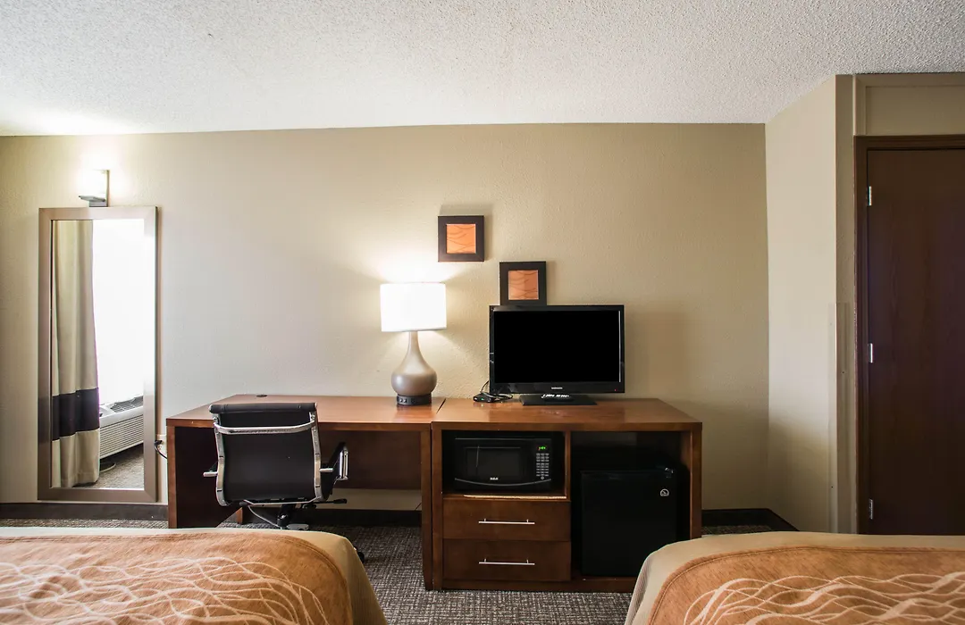 Comfort Inn & Suites Hazelwood - St Louis-1