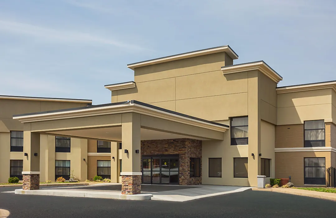 Clarion Inn & Suites Evansville Eastland Area-1