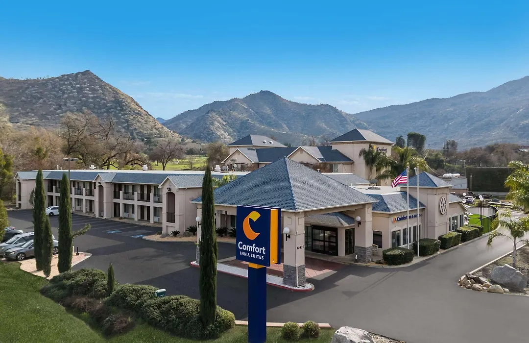 Comfort Inn & Suites Sequoia Kings Canyon-1