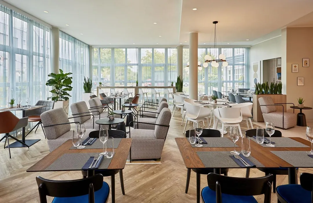 Courtyard By Marriott Dortmund-1