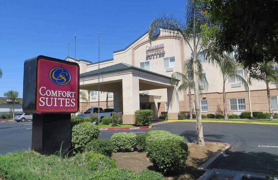Comfort Suites Fresno River Park-1