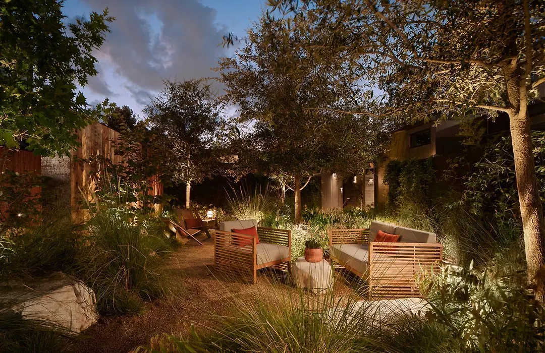 Frame Hotel - Soco-1