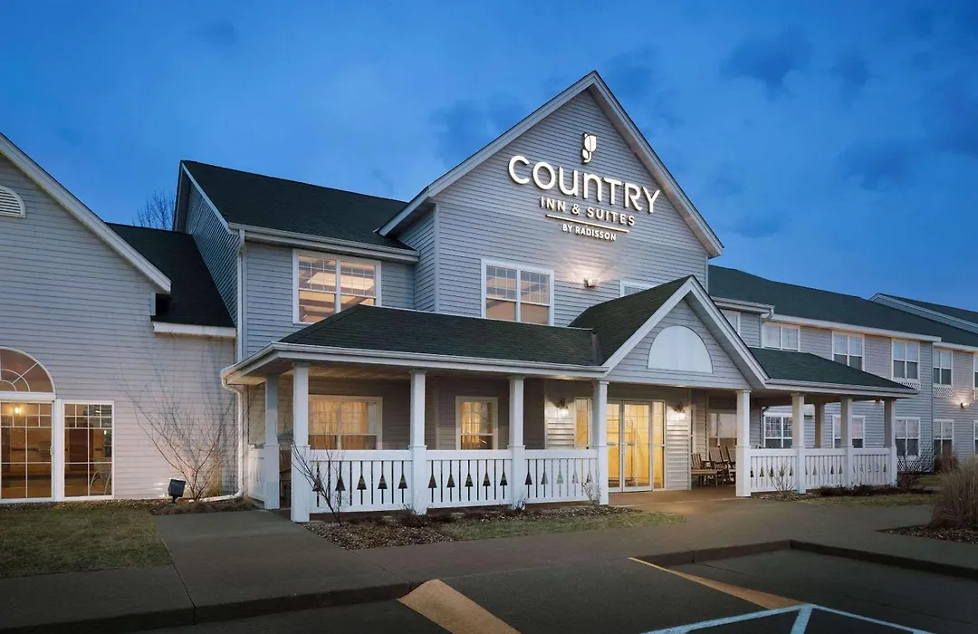 Country Inn & Suites By Radisson, Grinnell, Ia-1