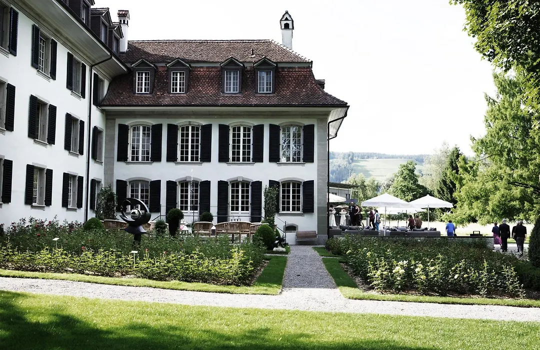 Hotel Schloss Huenigen-1
