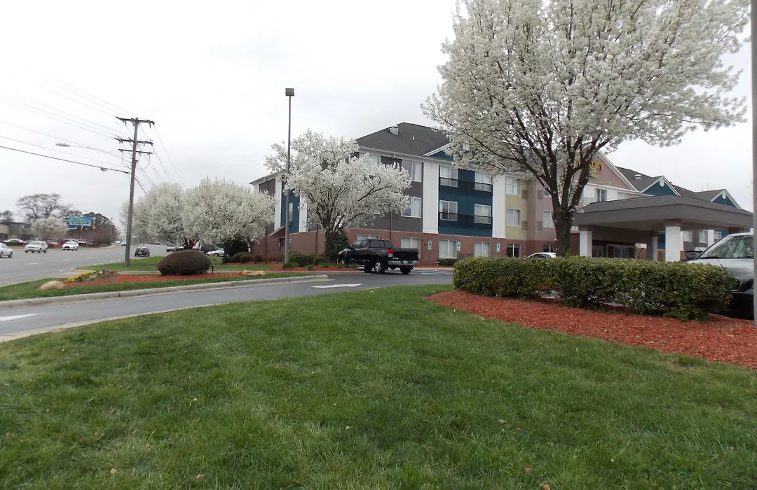 Quality Suites Pineville - Charlotte-1