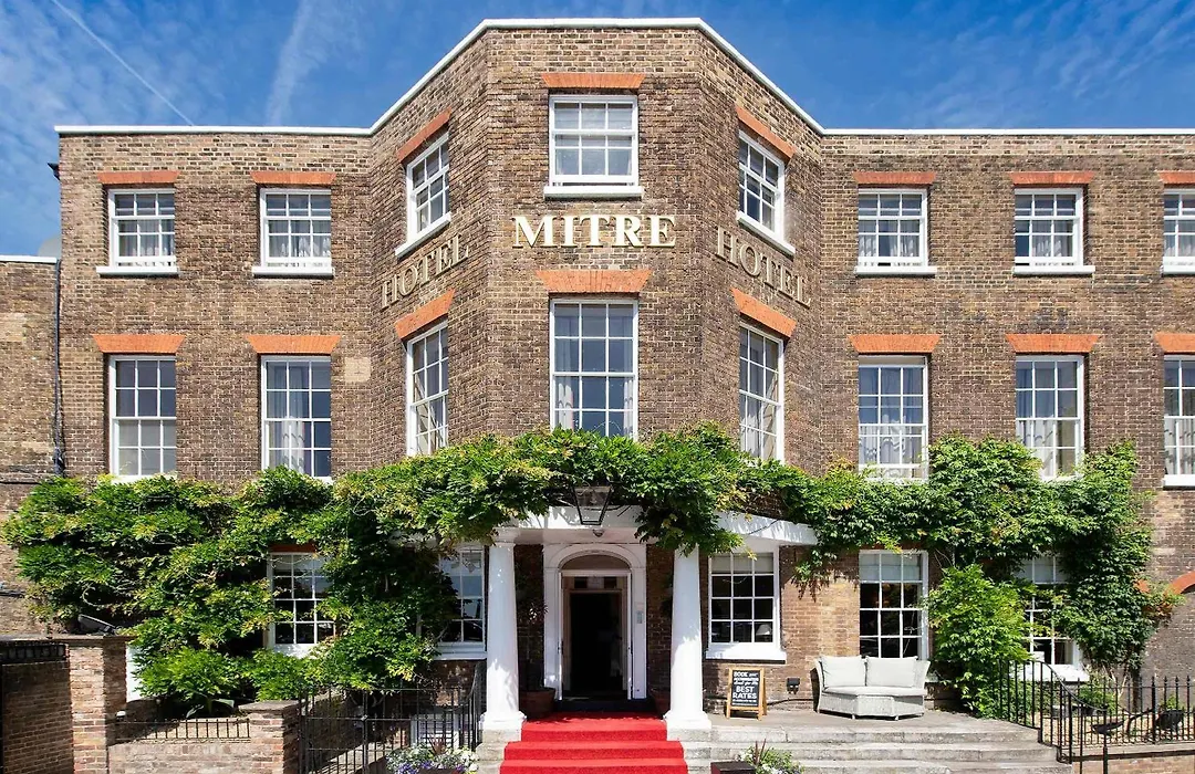 The Mitre, Hampton Court-1
