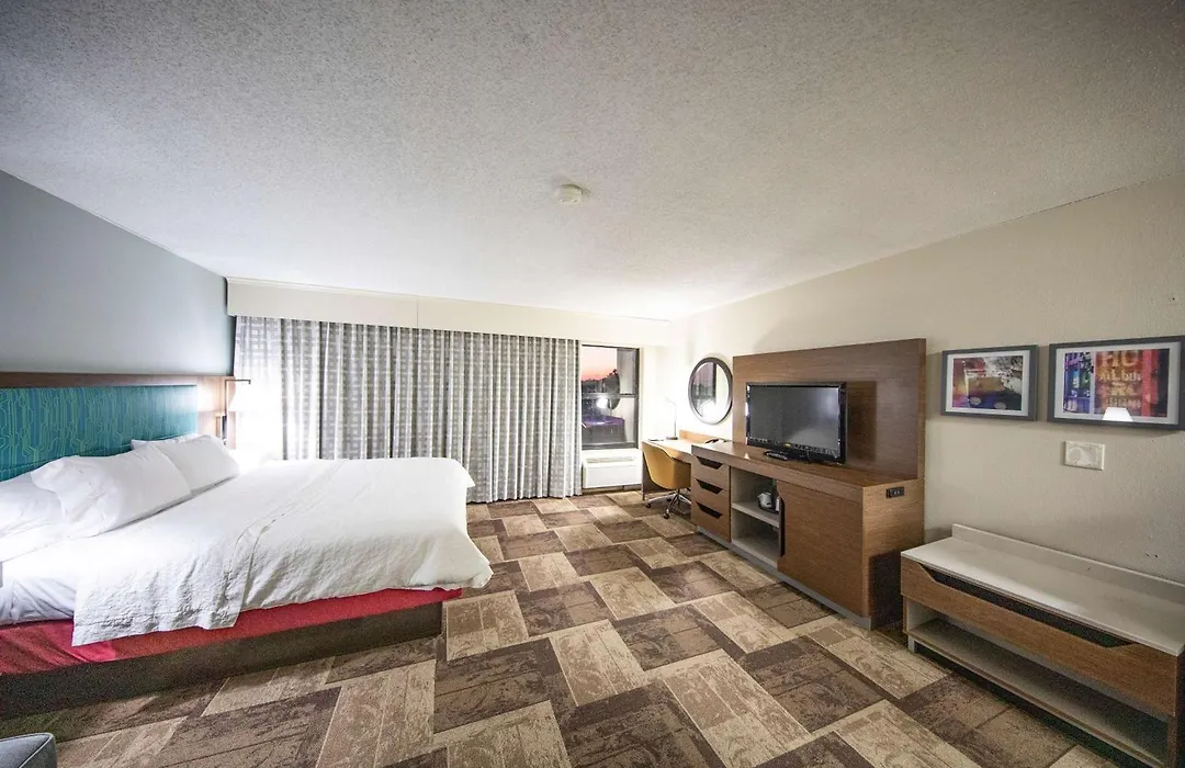 Hampton Inn Hutchinson-1