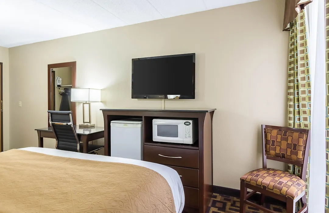 Quality Inn & Suites Arden Hills - Saint Paul North-1