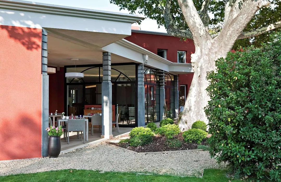 Best Western Plus Le Lavarin Avignon-1
