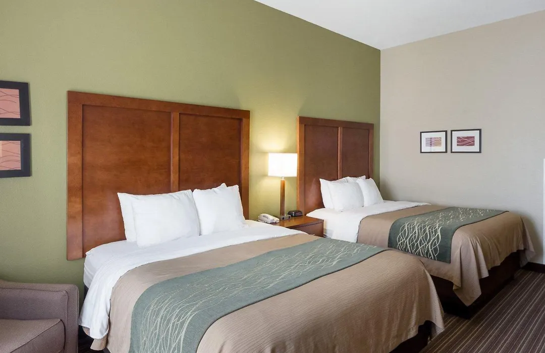 Comfort Inn & Suites Fayetteville-University Area-1