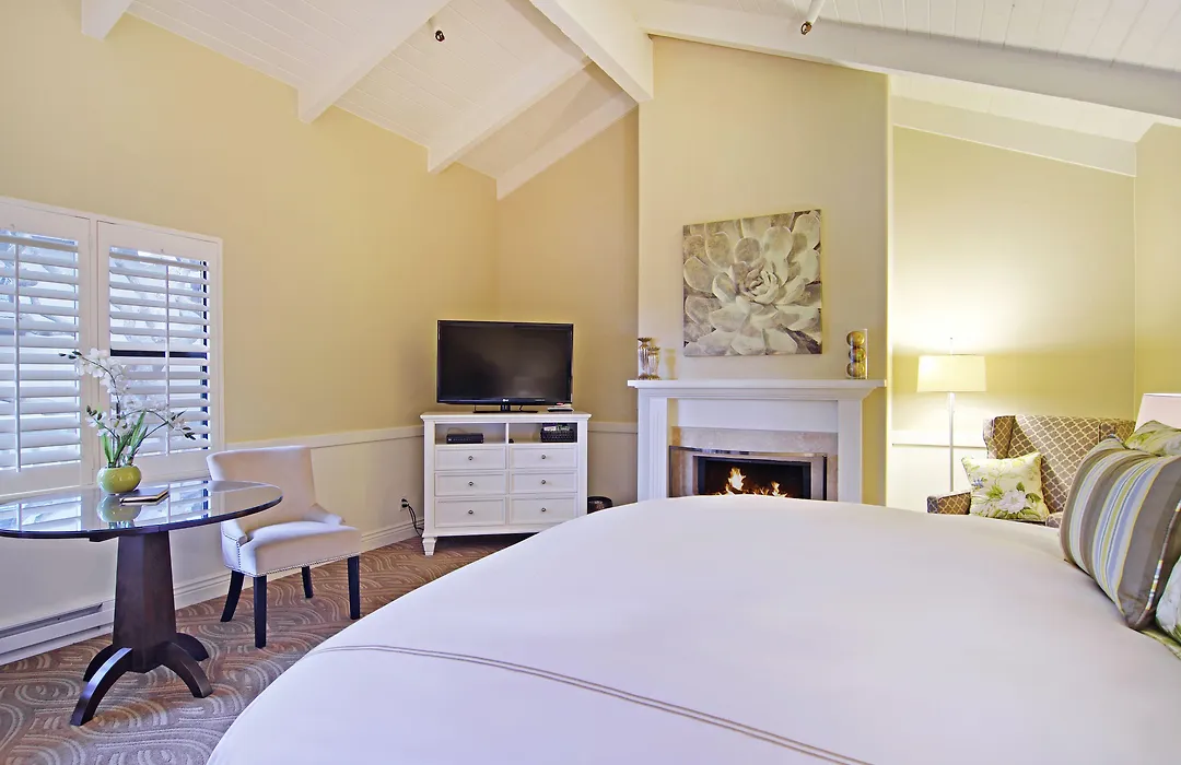 Carriage House Inn-1