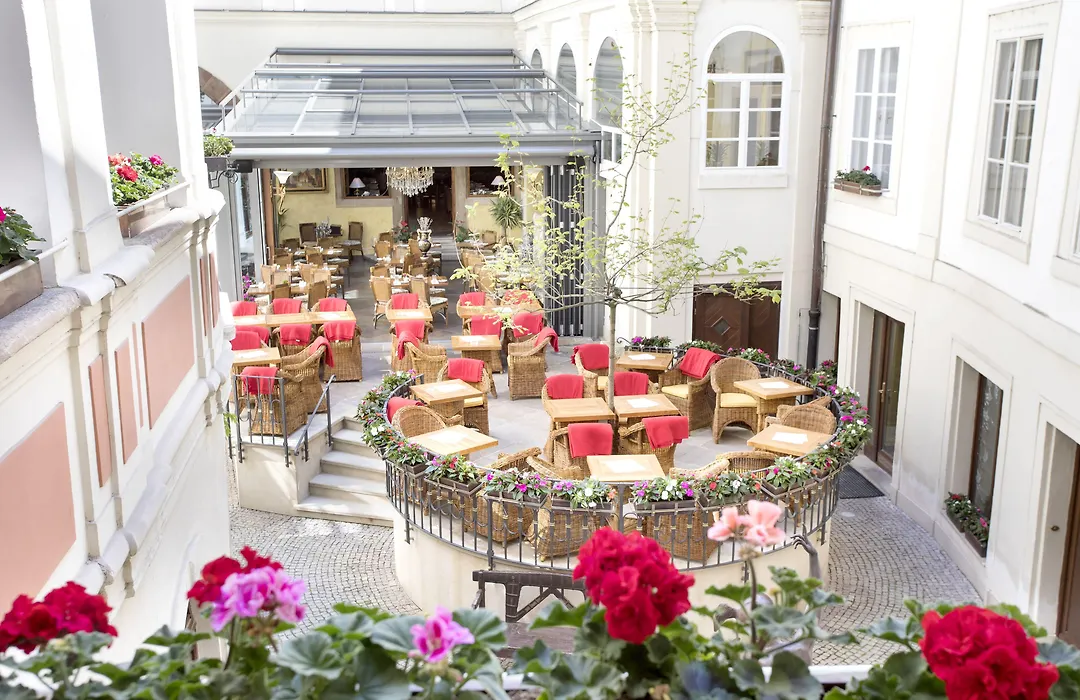 Iron Gate Hotel & Suites Prague By Bhg-1