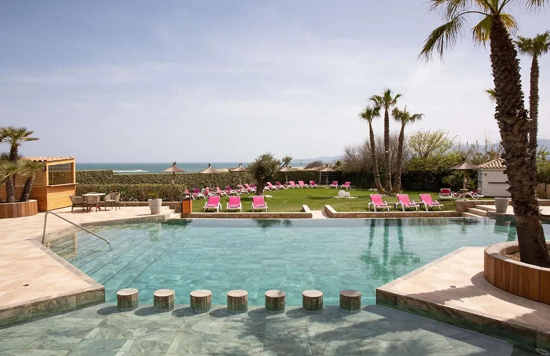 Grand Hotel Les Flamants Roses Thalasso & Spa-1