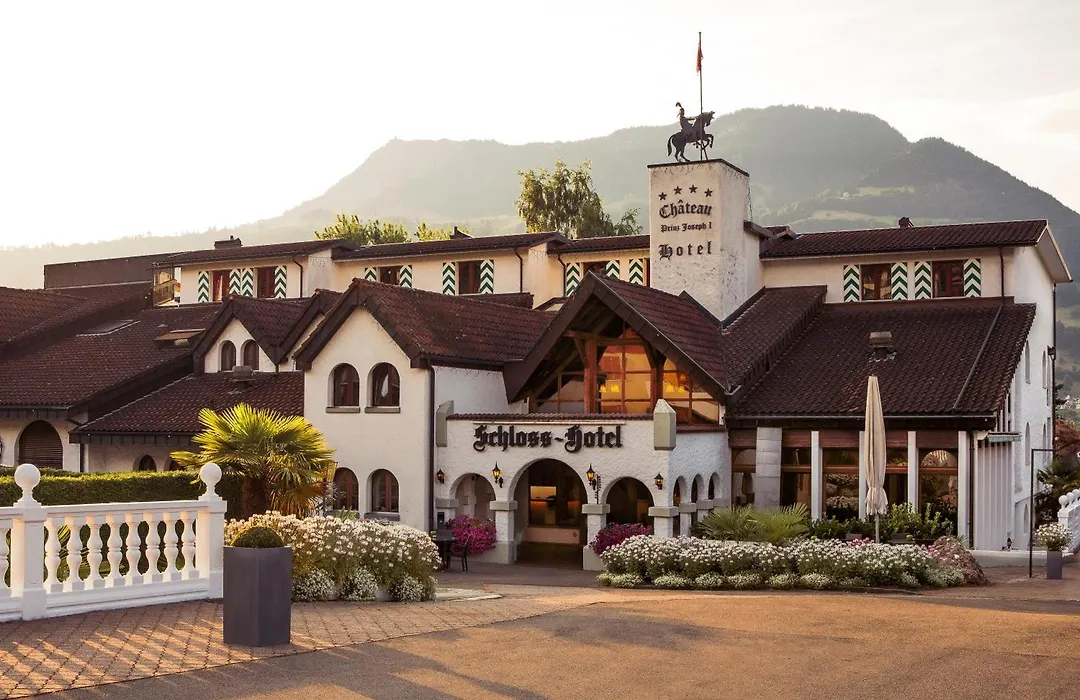 Swiss-Chalet Merlischachen - Romantik Schloss-Hotel Am See-1