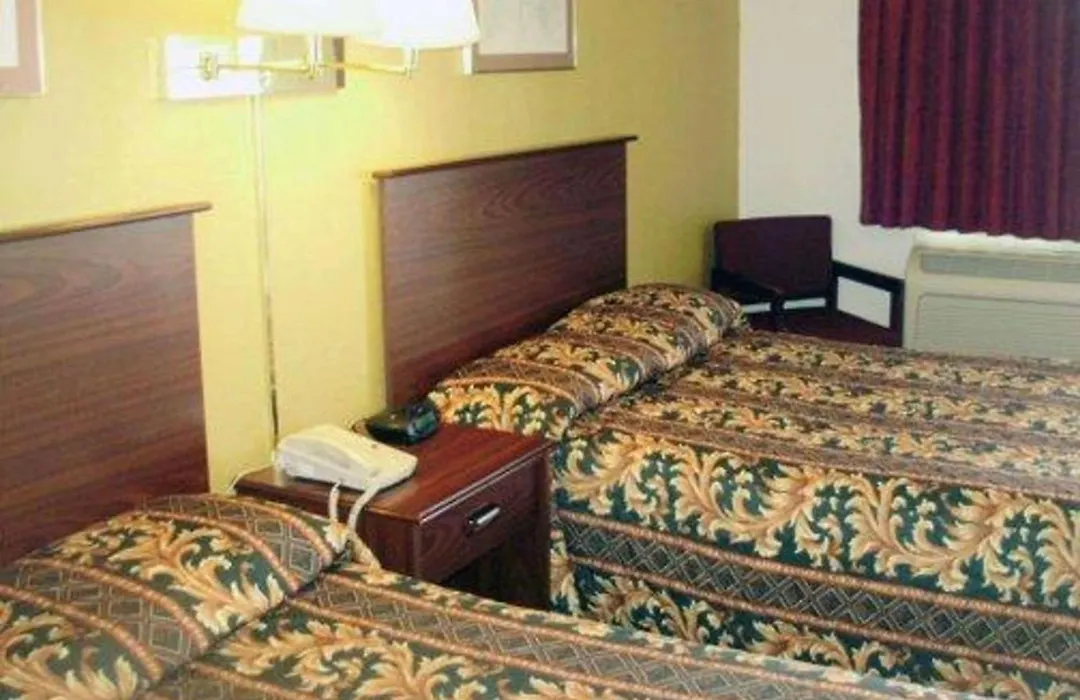 Rodeway Inn-1