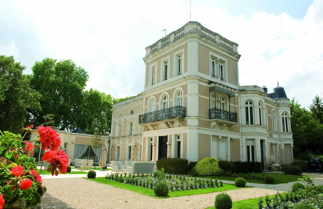 Chateau du Clos de la Ribaudiere-1