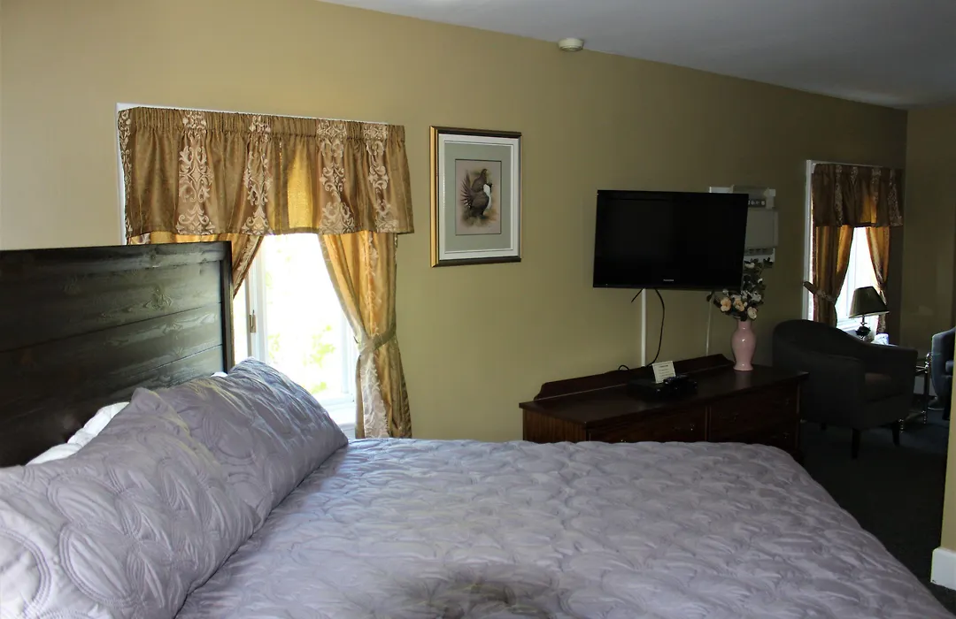 Braeside Country Inn-1