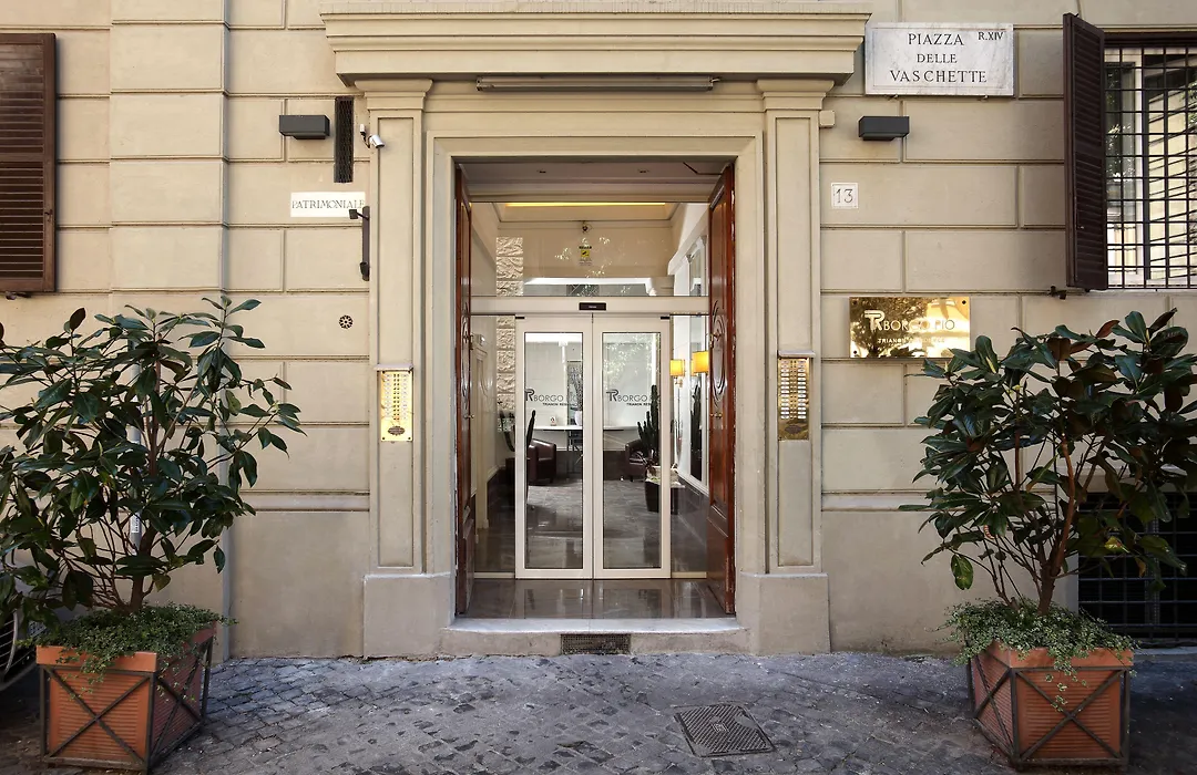 Trianon Borgo Pio Aparthotel-1