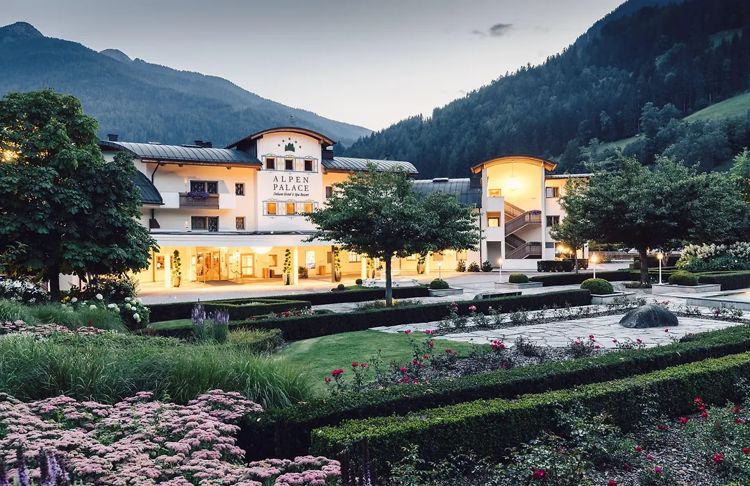 Alpenpalace Luxury Hideaway & Spa Retreat-1
