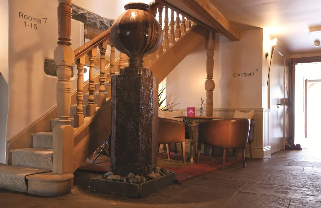 The Farmhouse Hotel And Restaurant-1
