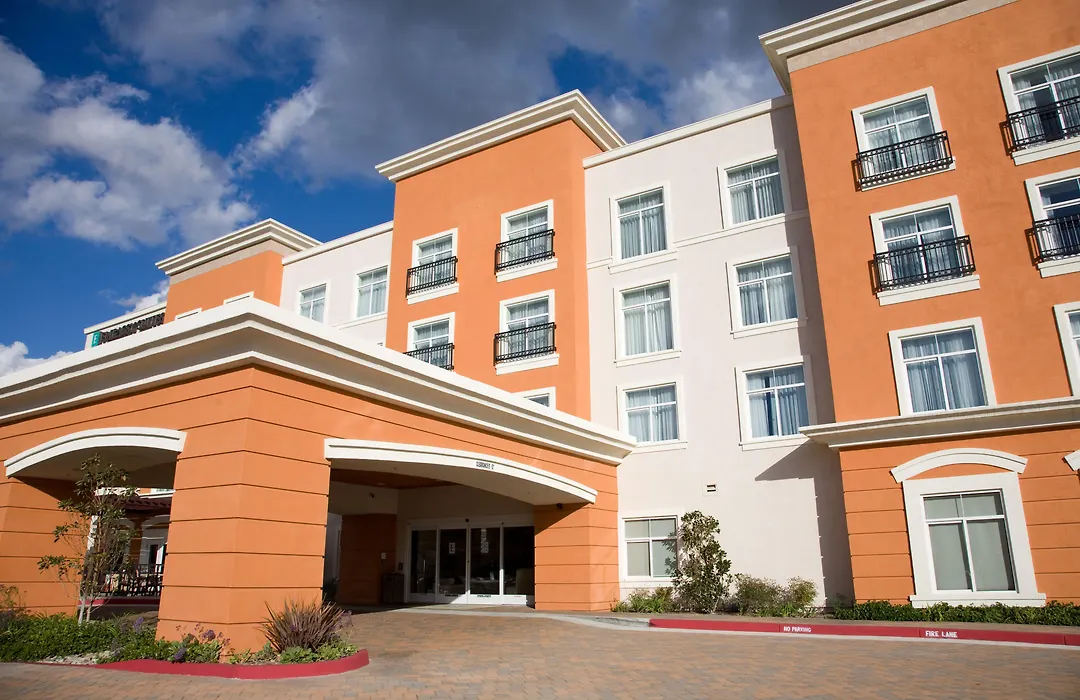 Embassy Suites Valencia-1
