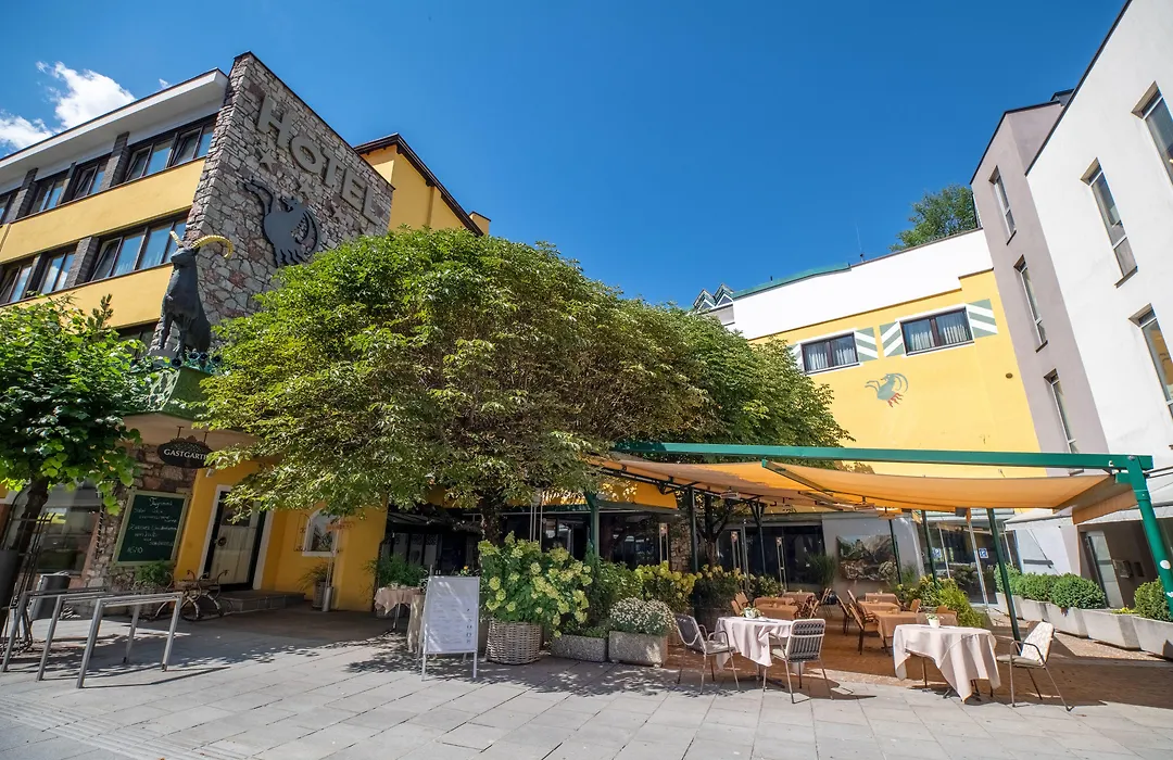 Hotel Schrofenstein-1