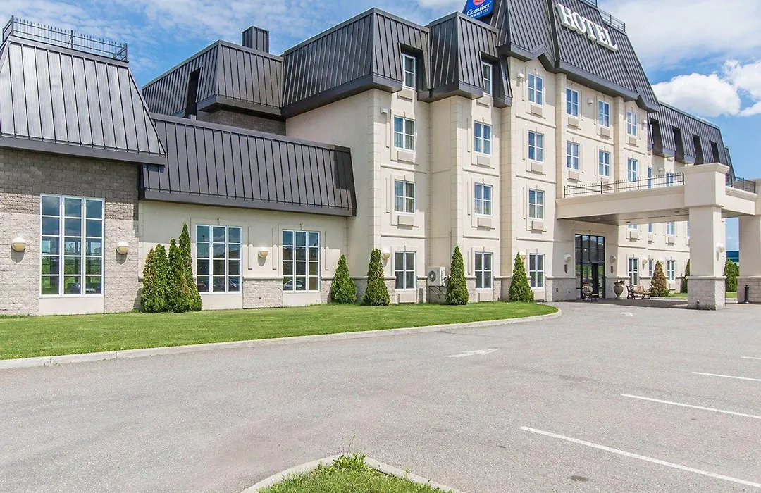 Comfort Inn & Suites-1