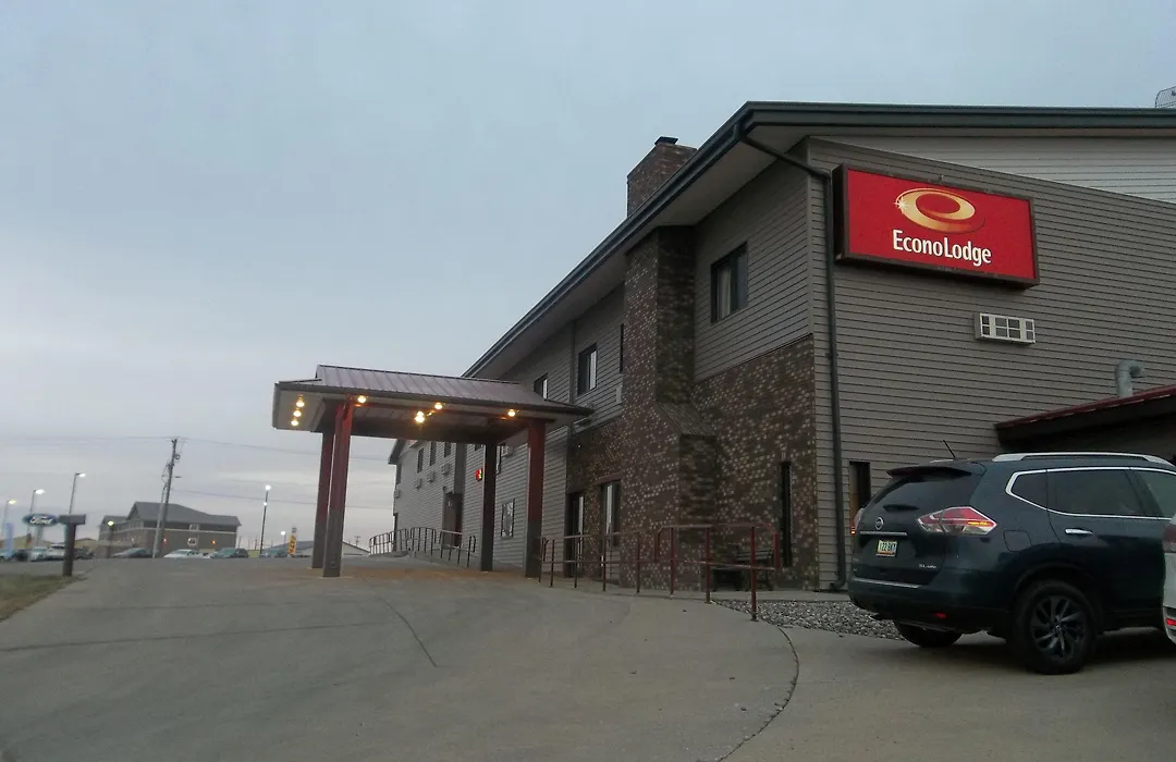 Econo Lodge - Valley City-1