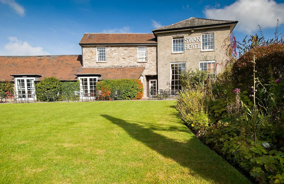 The Swan At Hay-1