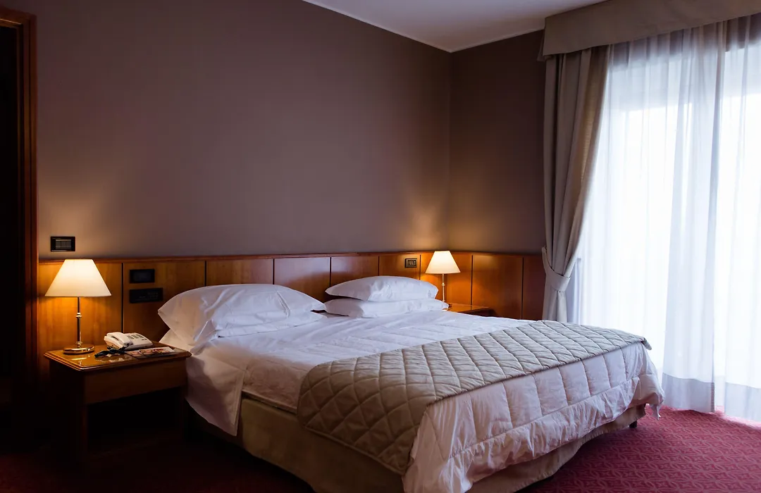 Air Palace Hotel-1
