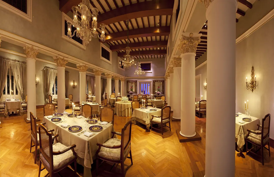 Taj Falaknuma Palace-1