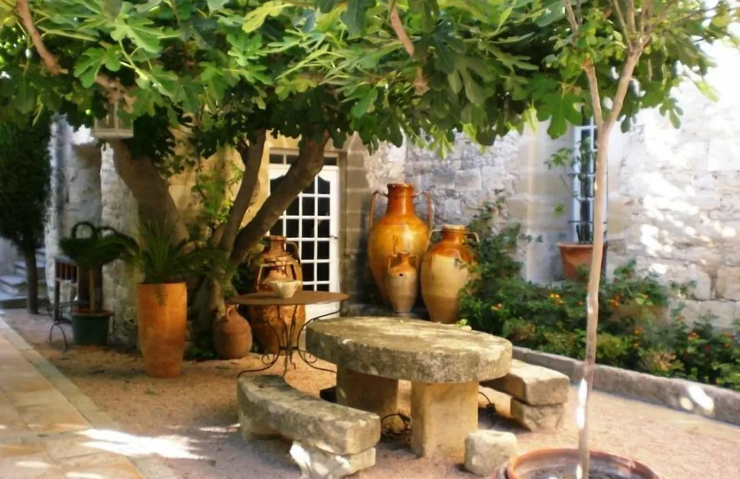 Chateau D'Arpaillargues - Teritoria-1