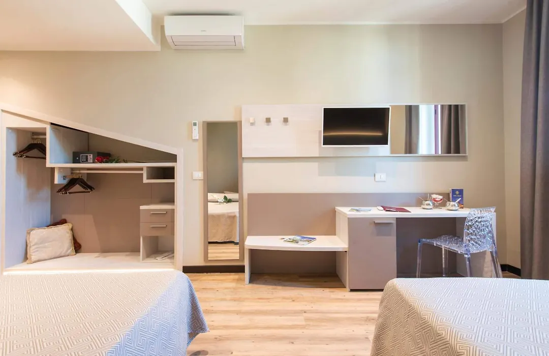 Hotel Regent - In Pieno Centro-1