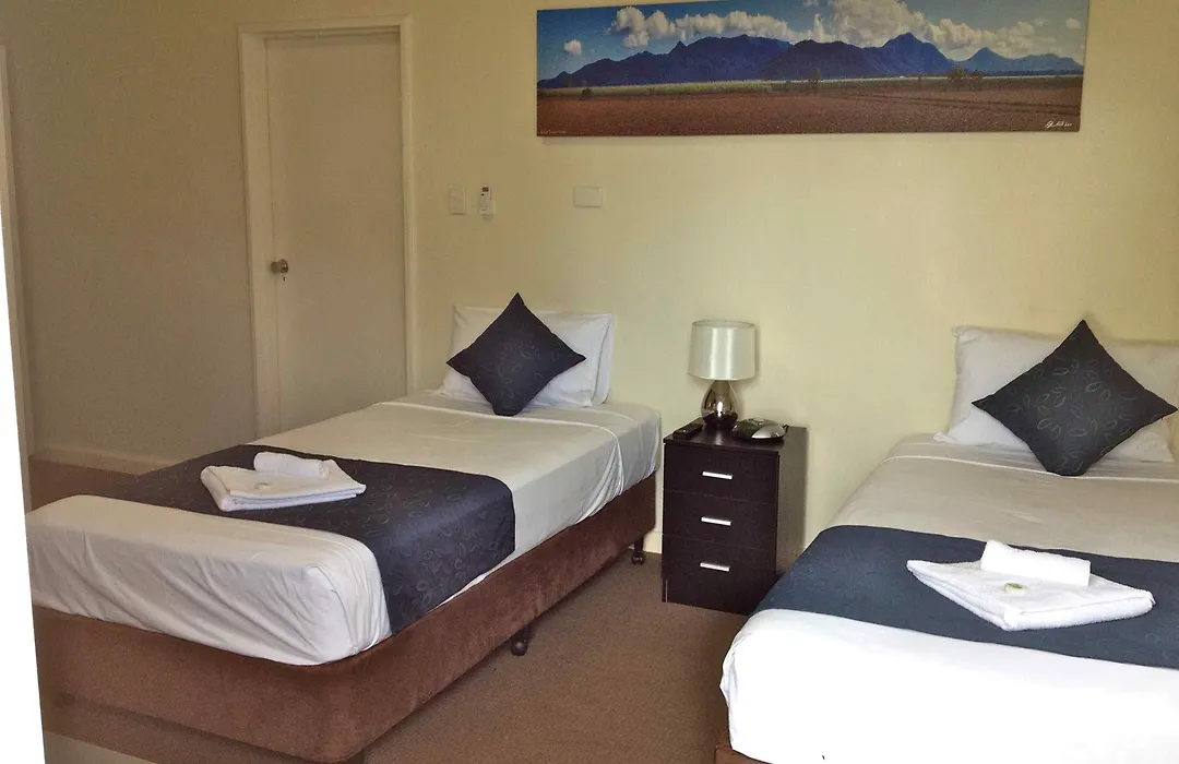 Lees Hotel-1
