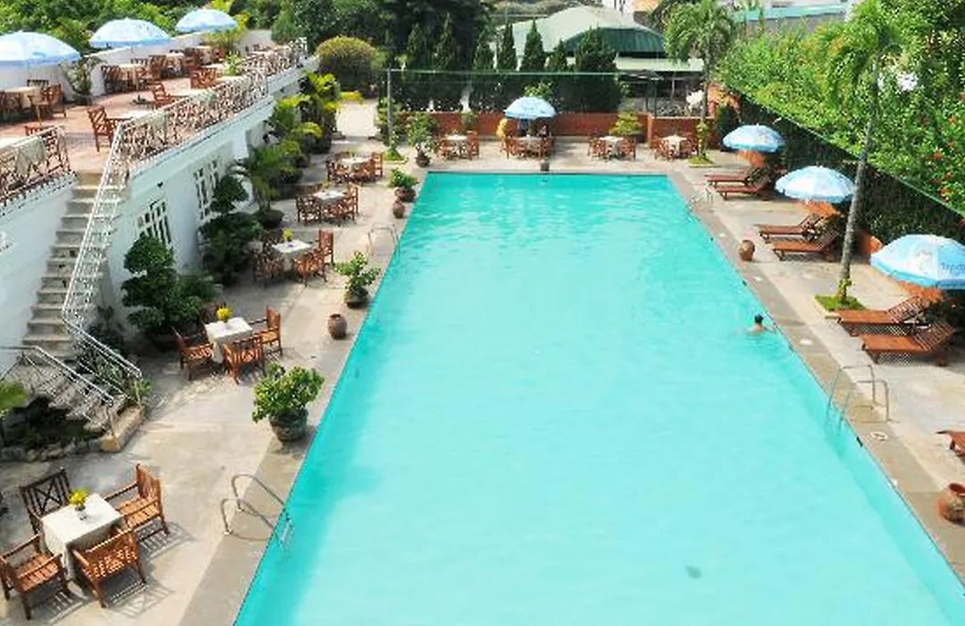 Central Hotel-1