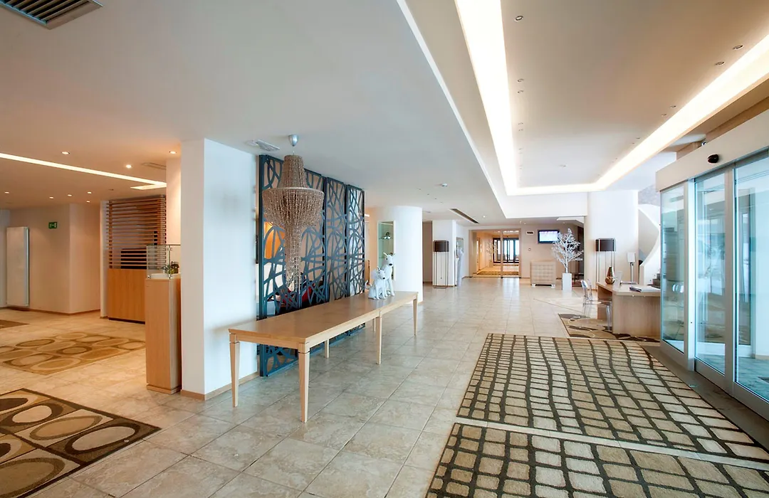 Grand Hotel Paradiso-1