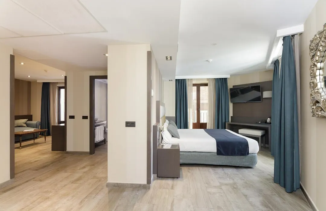 Hotel Reina Cristina-1
